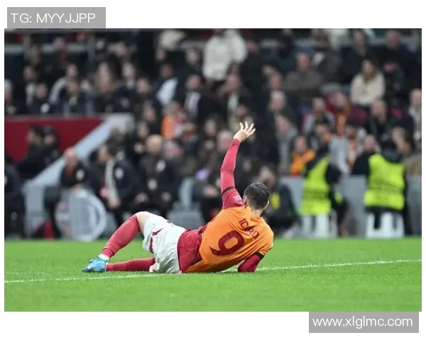 十字韧带受伤困扰足球巨星的复出之路与挑战解析